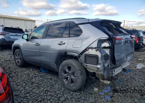 2025 Toyota Rav4 Le z USA, uszkodzony, nr VIN JTMMWRFV6SD333791